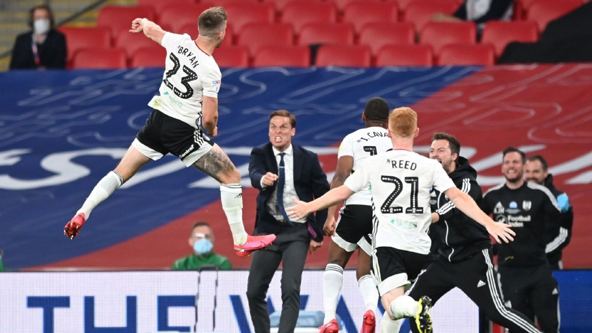 斯在前场的 斯在前场的