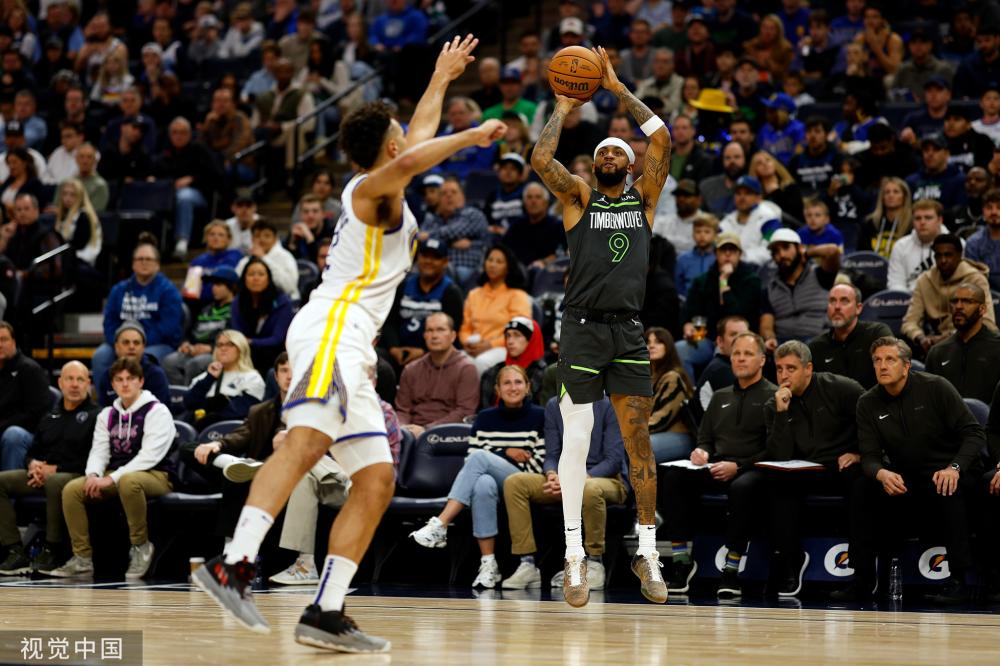 场上更有动 场上更有动